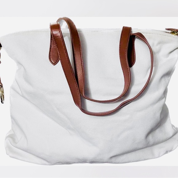 Talbots Summer bag in Linen/ Cotton blend fabric with Leather detachable strap - Picture 3 of 10